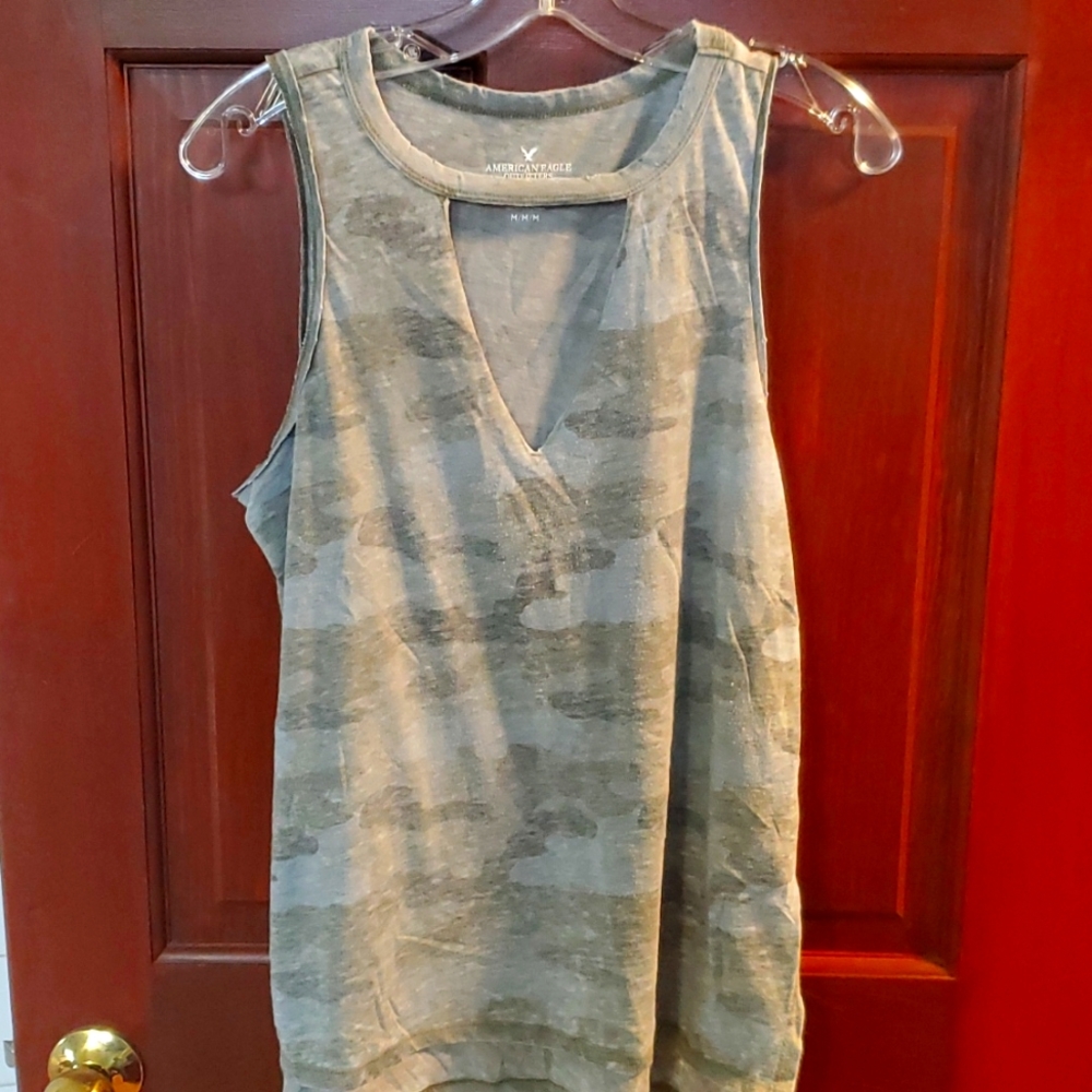American Eagle printed tank